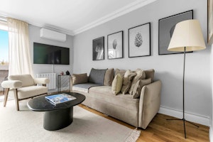 Marble & Kensington image 7