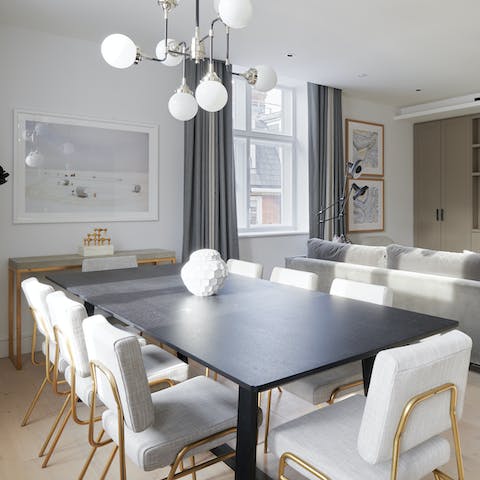 Enjoy a delicious home cooked meal from the large and sociable dining area