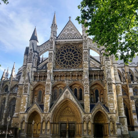Stay just a four-minute walk away from Westminster Abbey