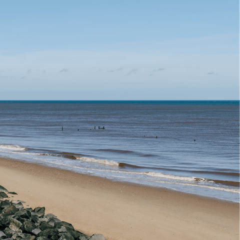 Stay just a ten-minute stroll away from sandy Great Yarmouth Beach