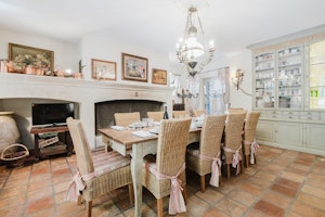 Romantic & Rustic Refuge image 14