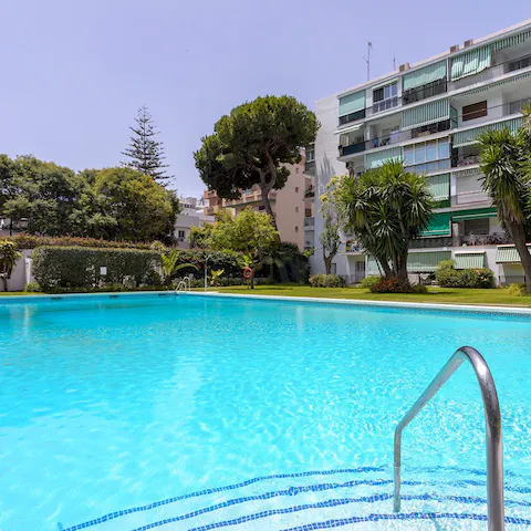 Take a refreshing dip in the communal pool on hot afternoons
