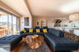 Port-Side Apartment image 1