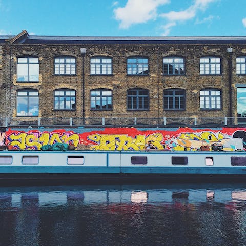 Explore the trendy London Fields neighbourhood, right on your doorstep