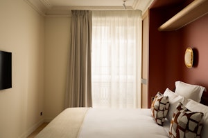 The Parisian Retreat image 2