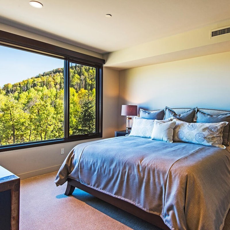 Wake up to stellar mountain views
