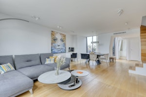Marais Hideaway image 3