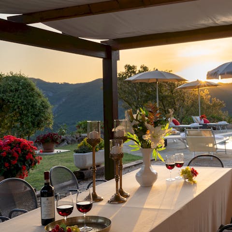 Wash down a vast meal with a glass of locally-produced vin santo in the outdoor dining area