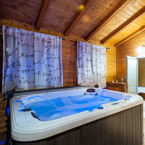 Relax after a day sightseeing in the hot tub