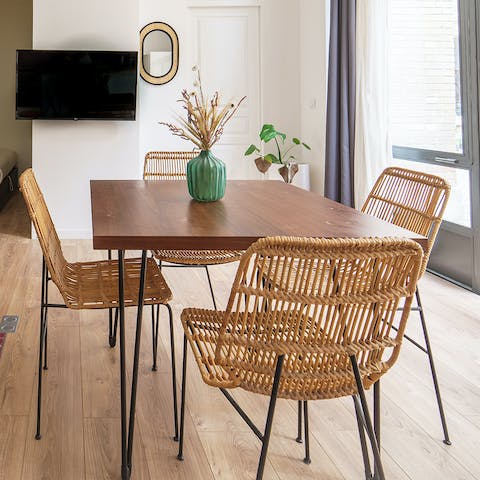 Enjoy breakfast all together in the wicker chairs