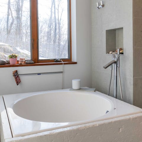 Chill out in the Japanese soaking tub