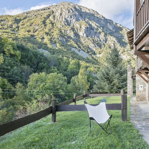 Admire the stunning mountain views from the garden
