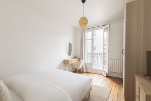 Paris Perch image 8