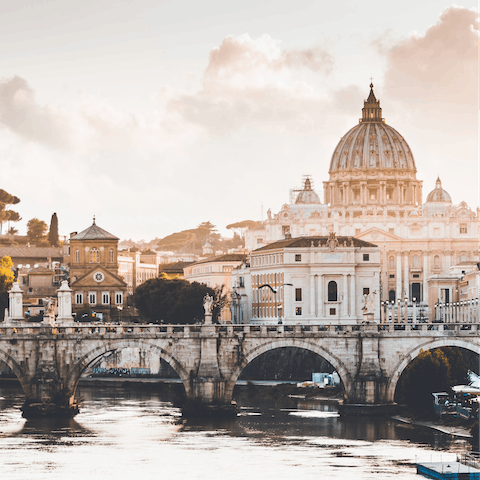 Step outside and soak in the beautiful sights as you wander to the Vatican City – only ten–minutes away 