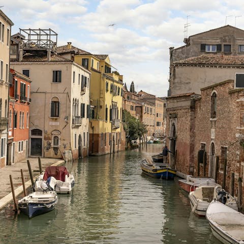 Wind your way through the historic streets of Cannaregio