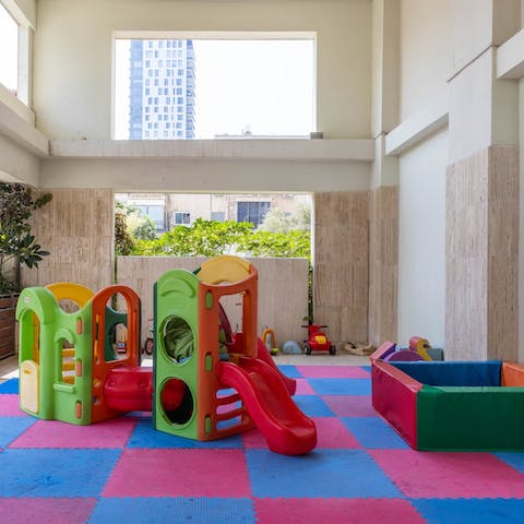 Let little ones roam free in the children's play area