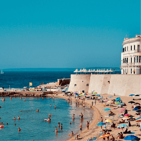 Spend the day at the beach – Gallipoli is a short drive away 