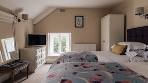 King Of The Vale image 11