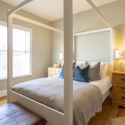 Join an orderly queue for first dibs on that four-poster bedroom