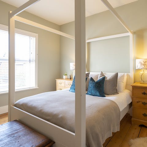 Join an orderly queue for first dibs on that four-poster bedroom