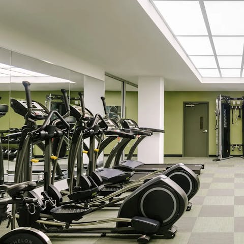 Do a workout in the communal gym, if you have any energy left after a busy day in Atlanta
