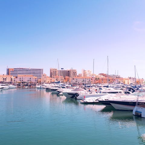 Spend your evenings at the sparkling Vilamoura marina, just a short stroll away