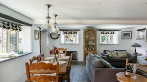 Tudor Rose Cottage image 12