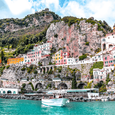 Explore the beautiful Amalfi coast – your home is around a twenty-minute drive from the sea at Sorrento