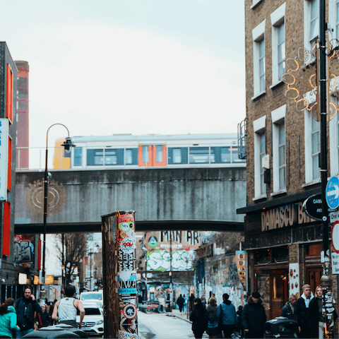 Walk to the foot of iconic Brick Lane in just ten minutes