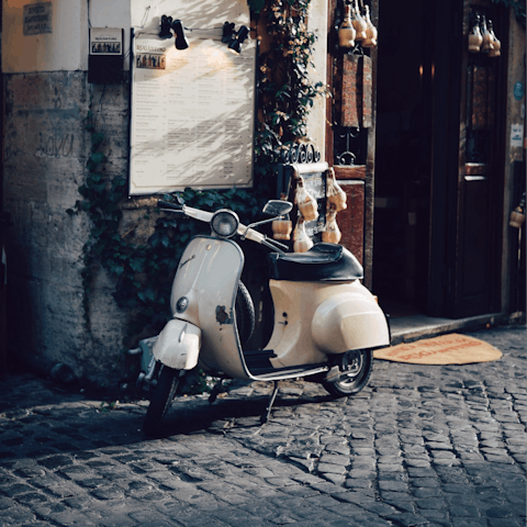 Take a walk around your charming Trastevere neighbourhood 