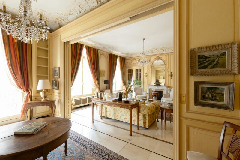 Parisian Vogue additional image