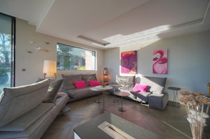 Riviera Hills image 11
