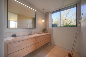 Riviera Hills image 4