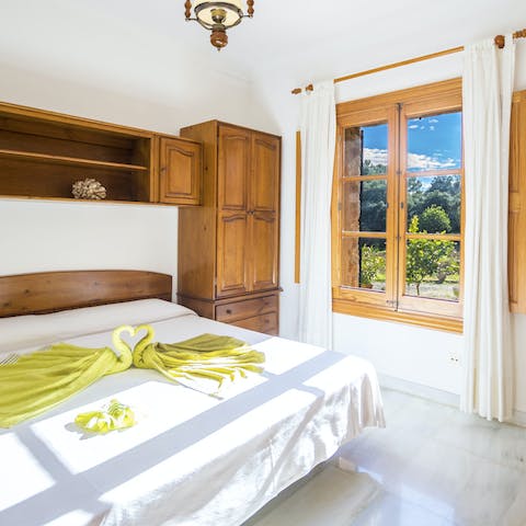 Wake up to glorious sunny views of the surrounding fauna and flora 