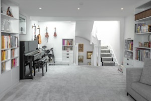 London Elegance image 9