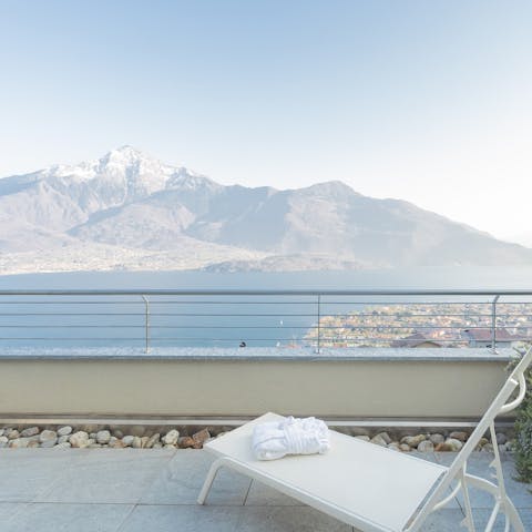 Step onto the balcony and feel inspired by the majestic views