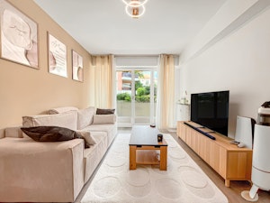 Anglais Balcony image 3
