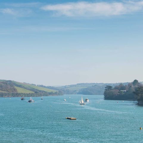 Let your host organise a champagne cruise on Salcombe’s waters 