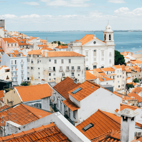 Stay in the heart of Lisbon, close to Alfama and Biaxa