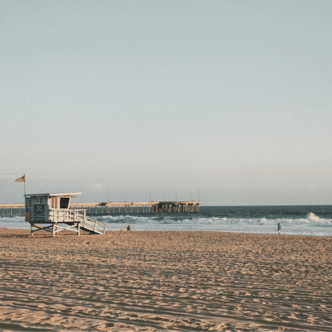 Spend your days soaking up the atmosphere of vibrant Venice Beach