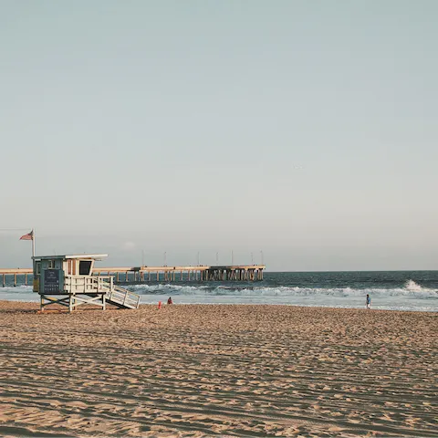 Spend your days soaking up the atmosphere of vibrant Venice Beach