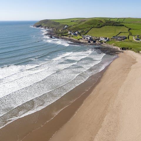 Stay just a ten-minute walk from Croyde Beach, with plenty of pubs, restaurants, and cafes around too