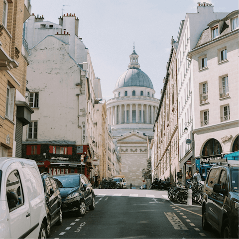 Stay in the vibrant Latin Quarter, close to the Panthéon