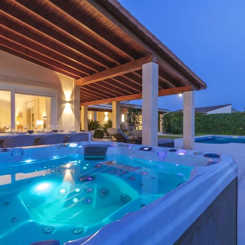 Bubble the night away in the hot tub, the perfect spot for some stargazing