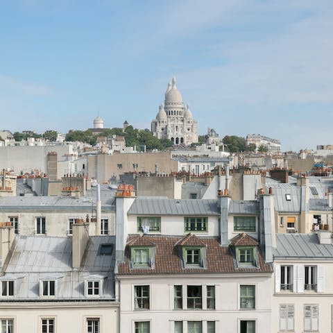 Views of the Sacré Coeur in the distance