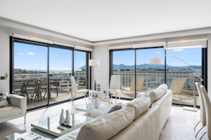 Riviera Sunlight image 12