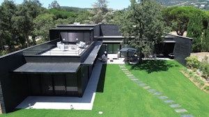 Riviera Abode image 13