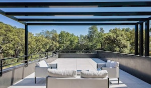 Riviera Abode image 11