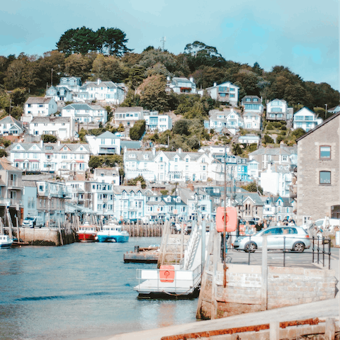 Explore the fishing town of Looe, where pubs and restaurants are plentiful