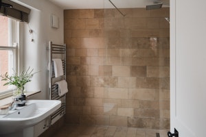 Coastal Manor image 7